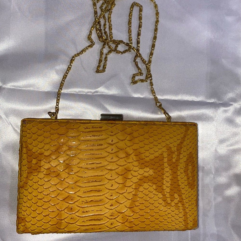 Snakeskin-patterned Clutch Purse💛